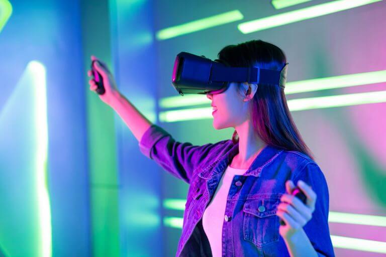 Virtual Reality / Augmented Reality